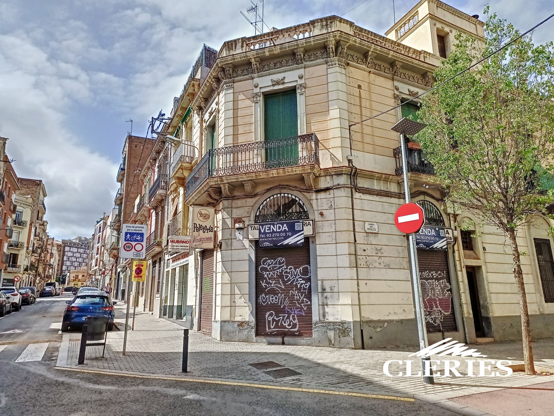 /RealEstateImages/6197/Local_Venda_Barcelona_Cleries_02.jpg
