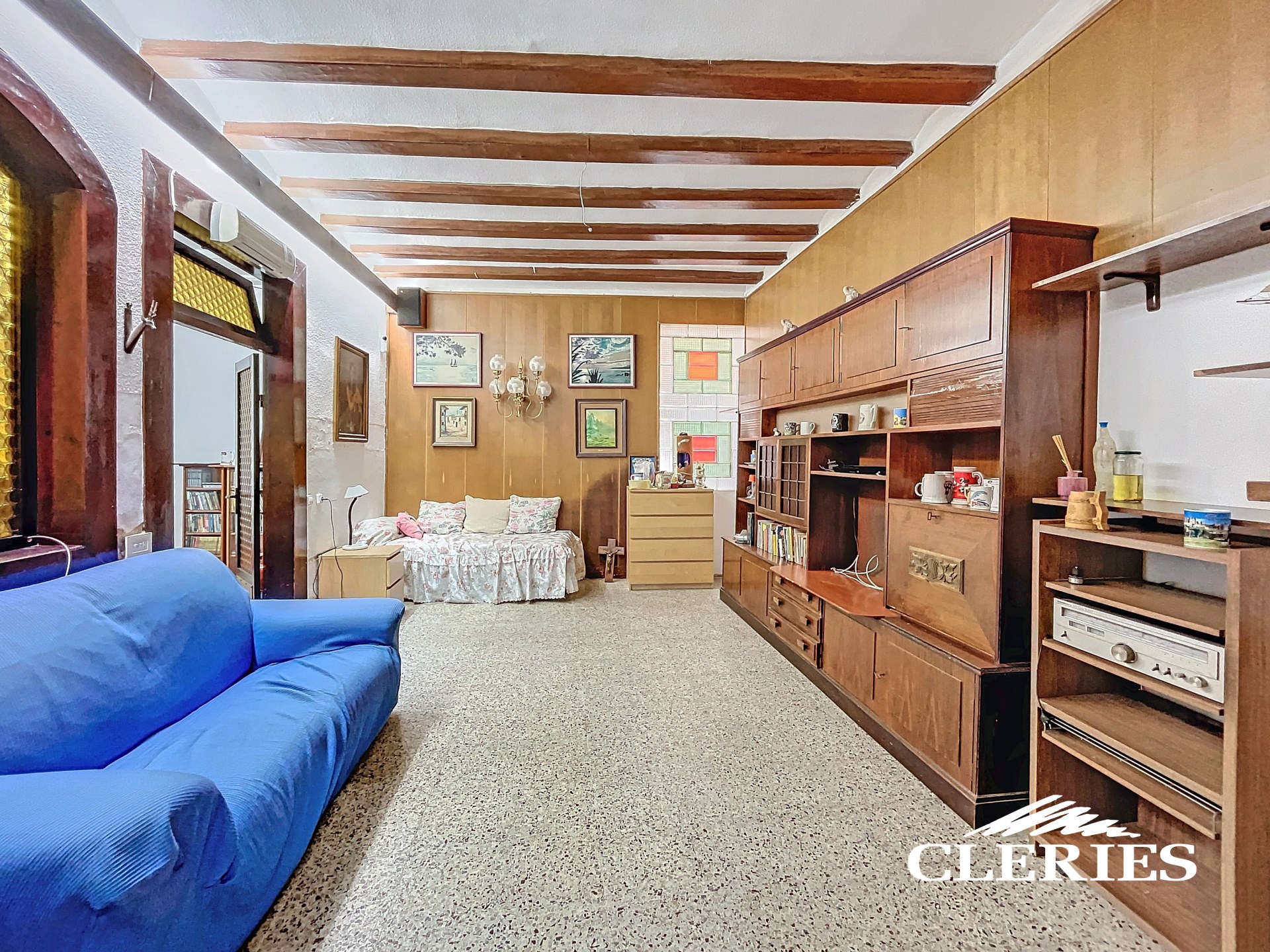/RealEstateImages/6522/Piso_Venta_Barcelona_Gotic_Cleries_00.jpg