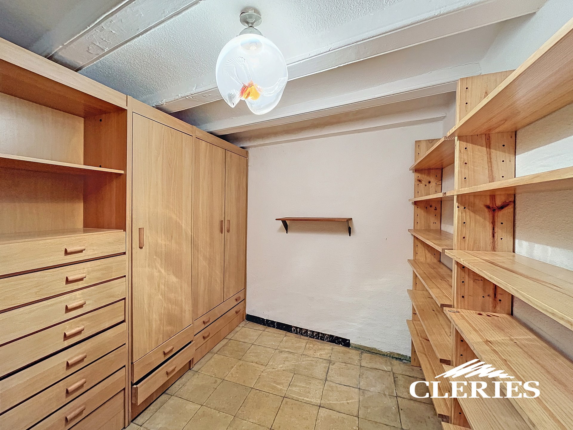 /RealEstateImages/6522/Piso_Venta_Barcelona_Gotic_Cleries_06.jpg
