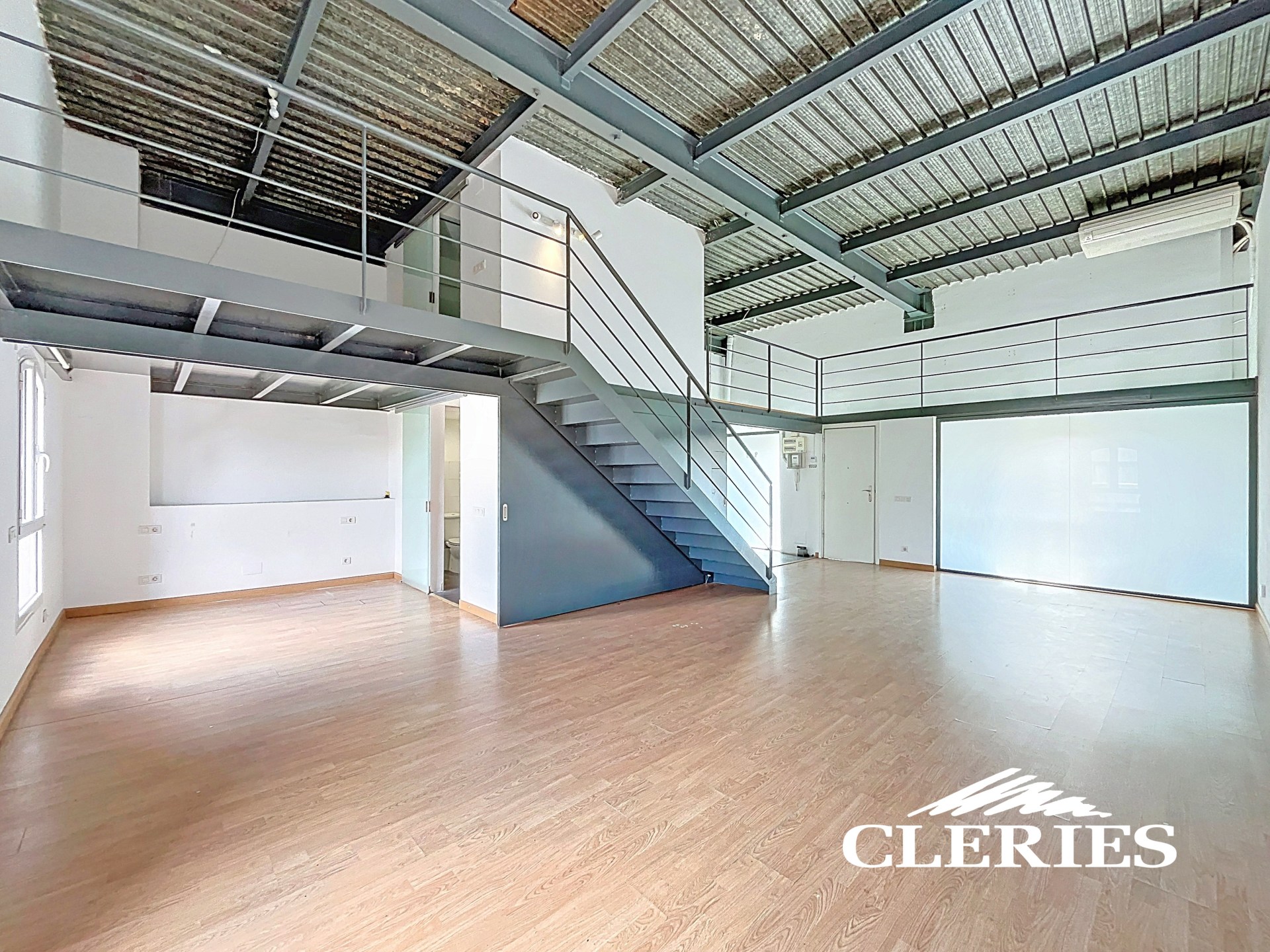 /RealEstateImages/6693/Local_Apartamento_Venta_Barcelona_22@_Cleries_01.jpg