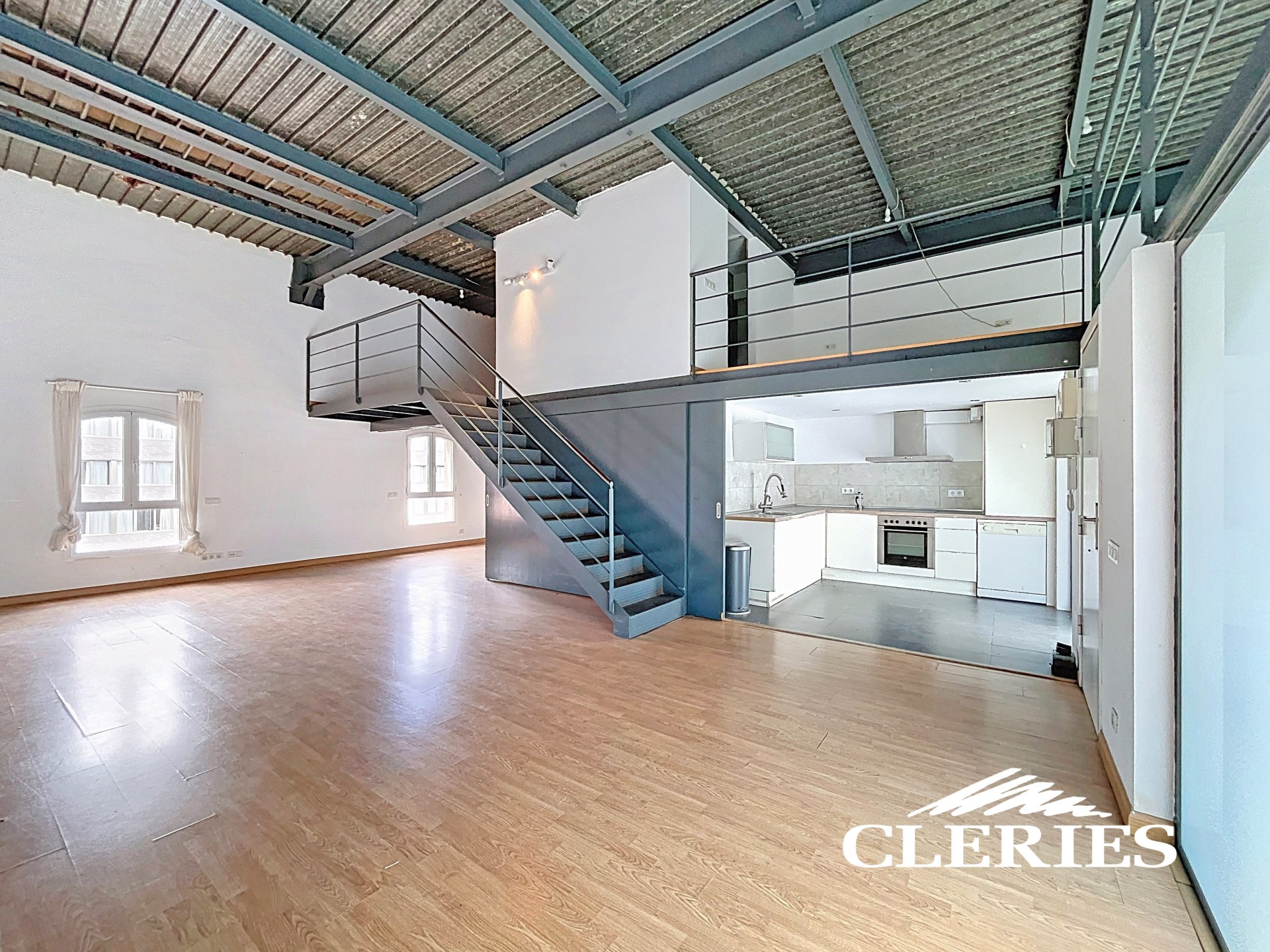 /RealEstateImages/6693/Local_Apartamento_Venta_Barcelona_22@_Cleries_02.jpg