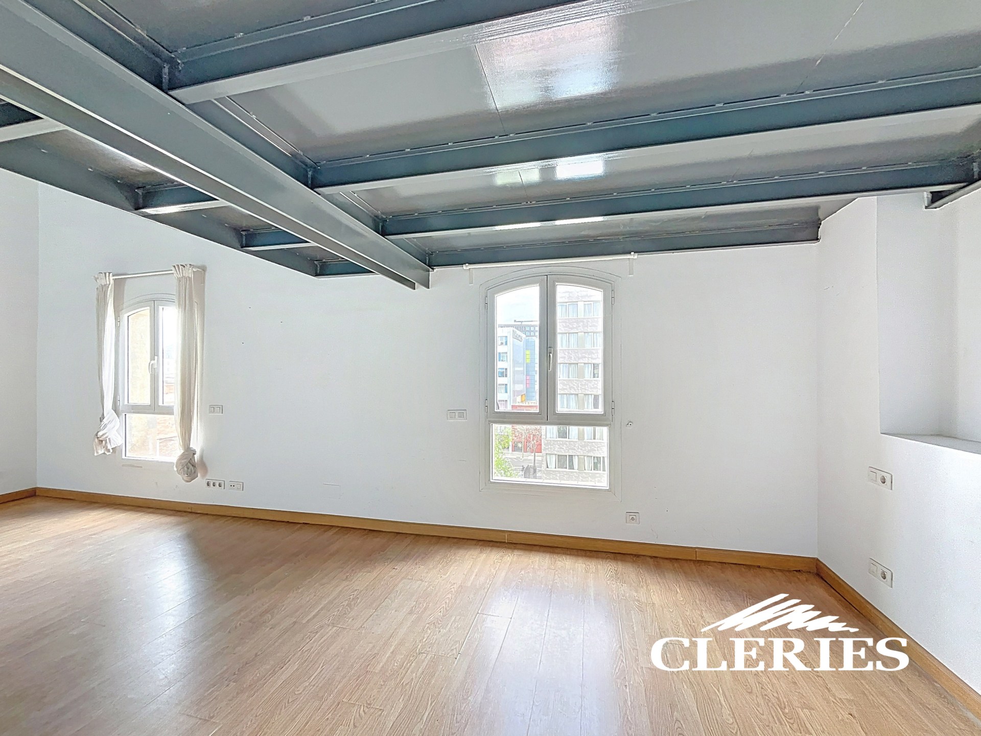 /RealEstateImages/6693/Local_Apartamento_Venta_Barcelona_22@_Cleries_03.jpg