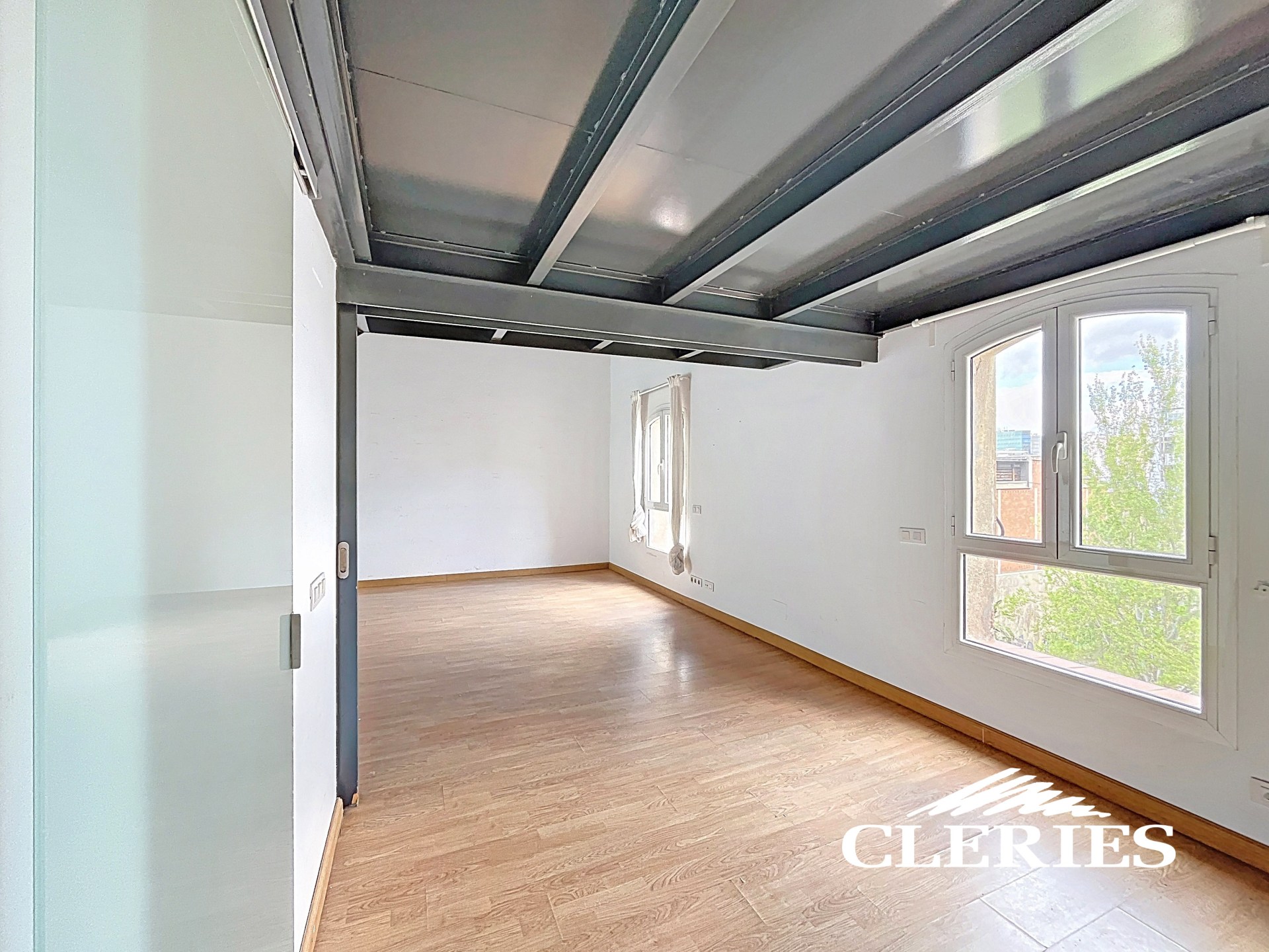 /RealEstateImages/6693/Local_Apartamento_Venta_Barcelona_22@_Cleries_04.jpg
