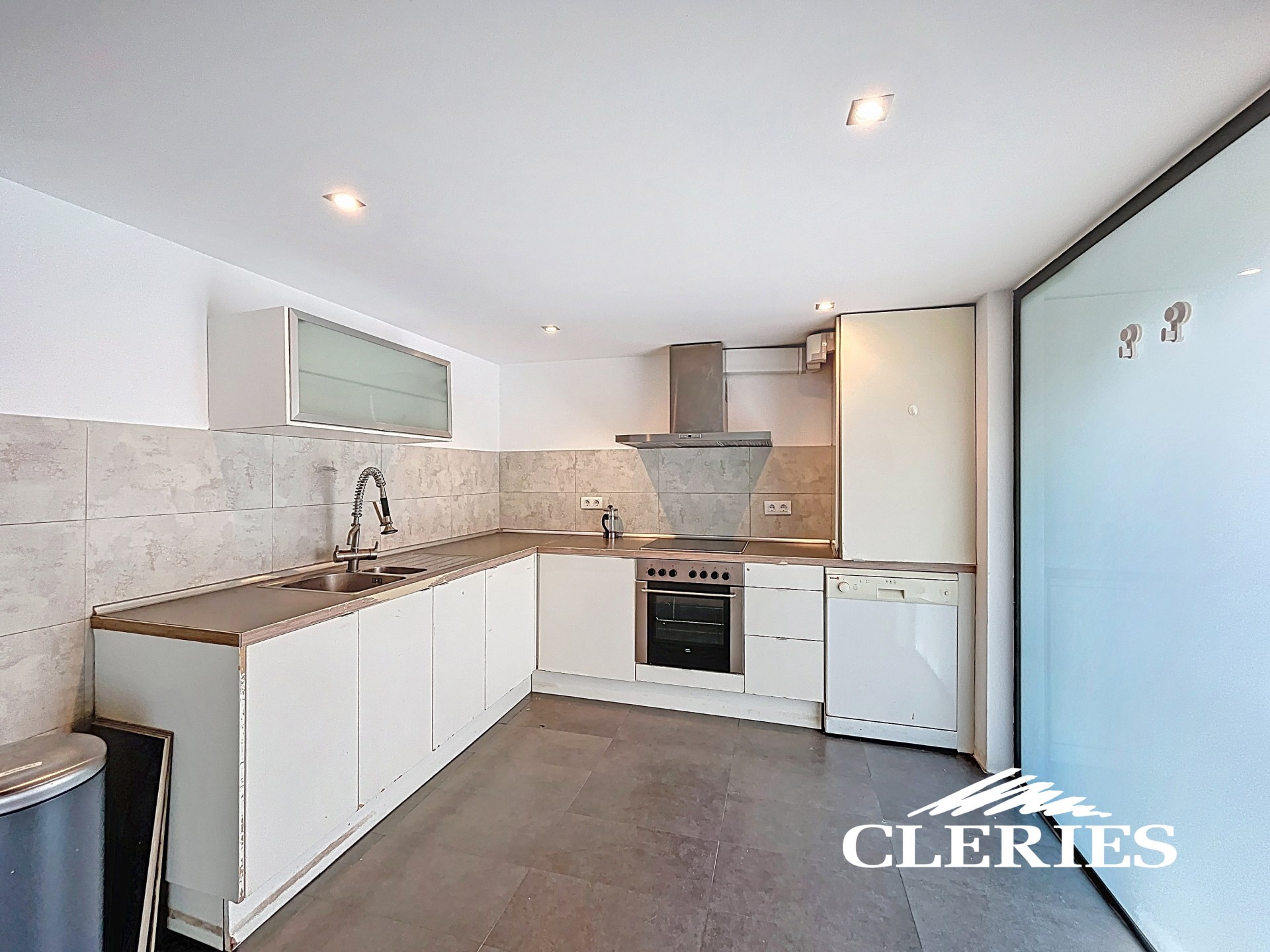 /RealEstateImages/6693/Local_Apartamento_Venta_Barcelona_22@_Cleries_08.jpg