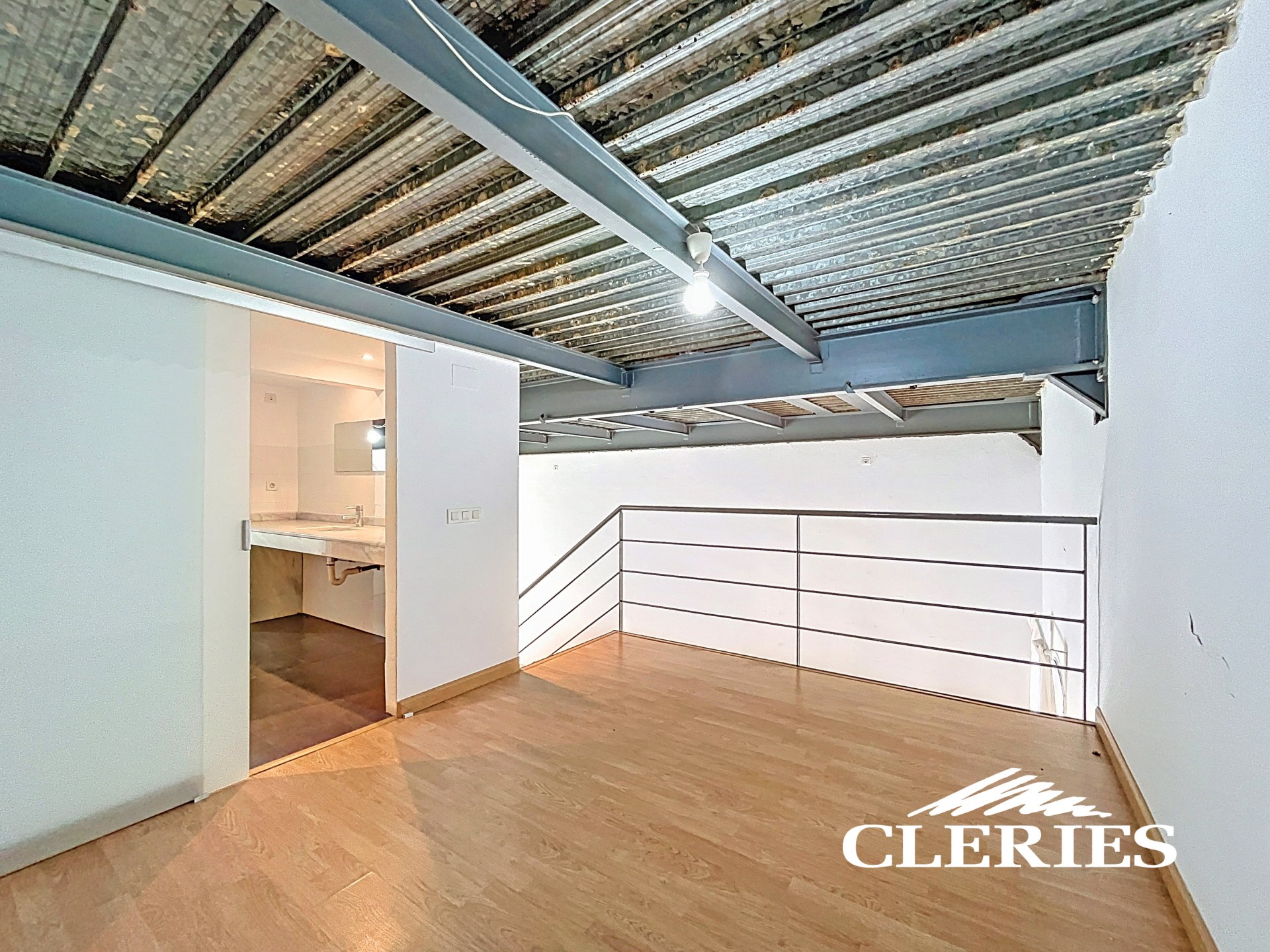 /RealEstateImages/6693/Local_Apartamento_Venta_Barcelona_22@_Cleries_11.jpg
