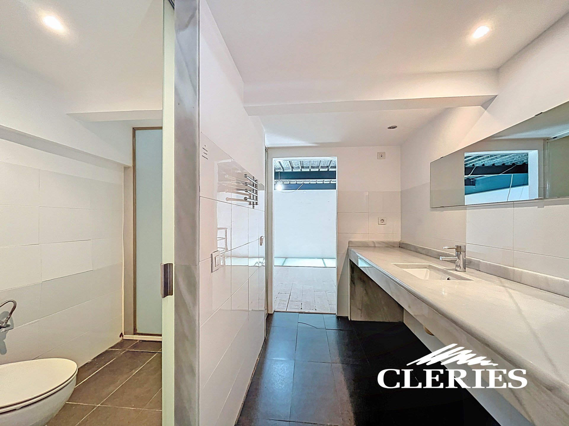/RealEstateImages/6693/Local_Apartamento_Venta_Barcelona_22@_Cleries_12.jpg