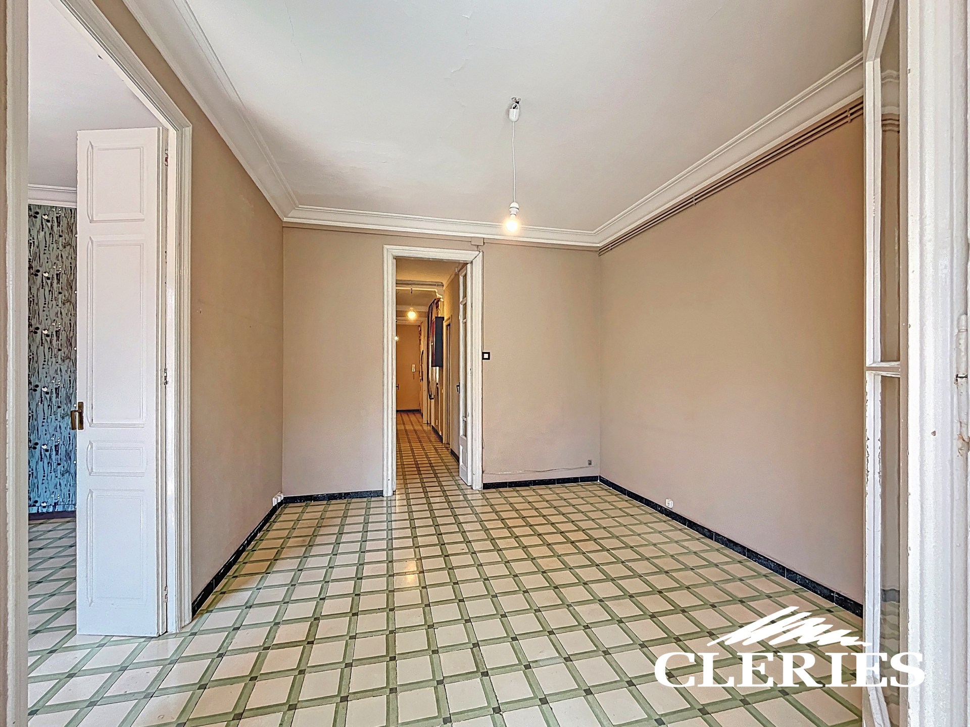 /RealEstateImages/6744/Piso_Venta_Barcelona_Eixample_Cleries_07.jpg
