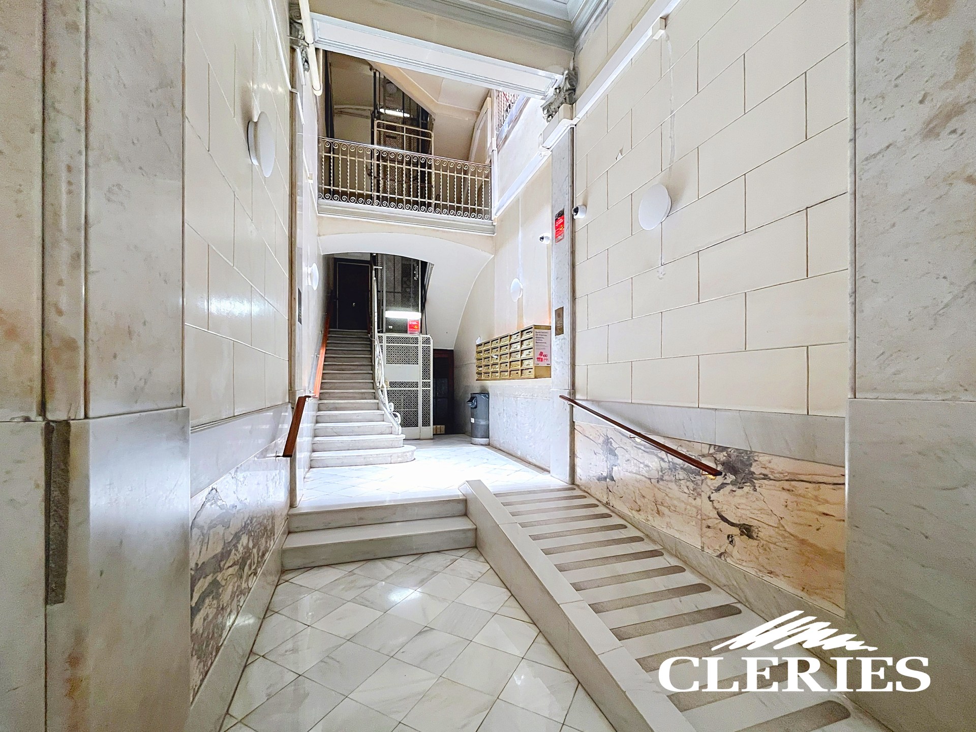 /RealEstateImages/6744/Piso_Venta_Barcelona_Eixample_Cleries_18.jpg