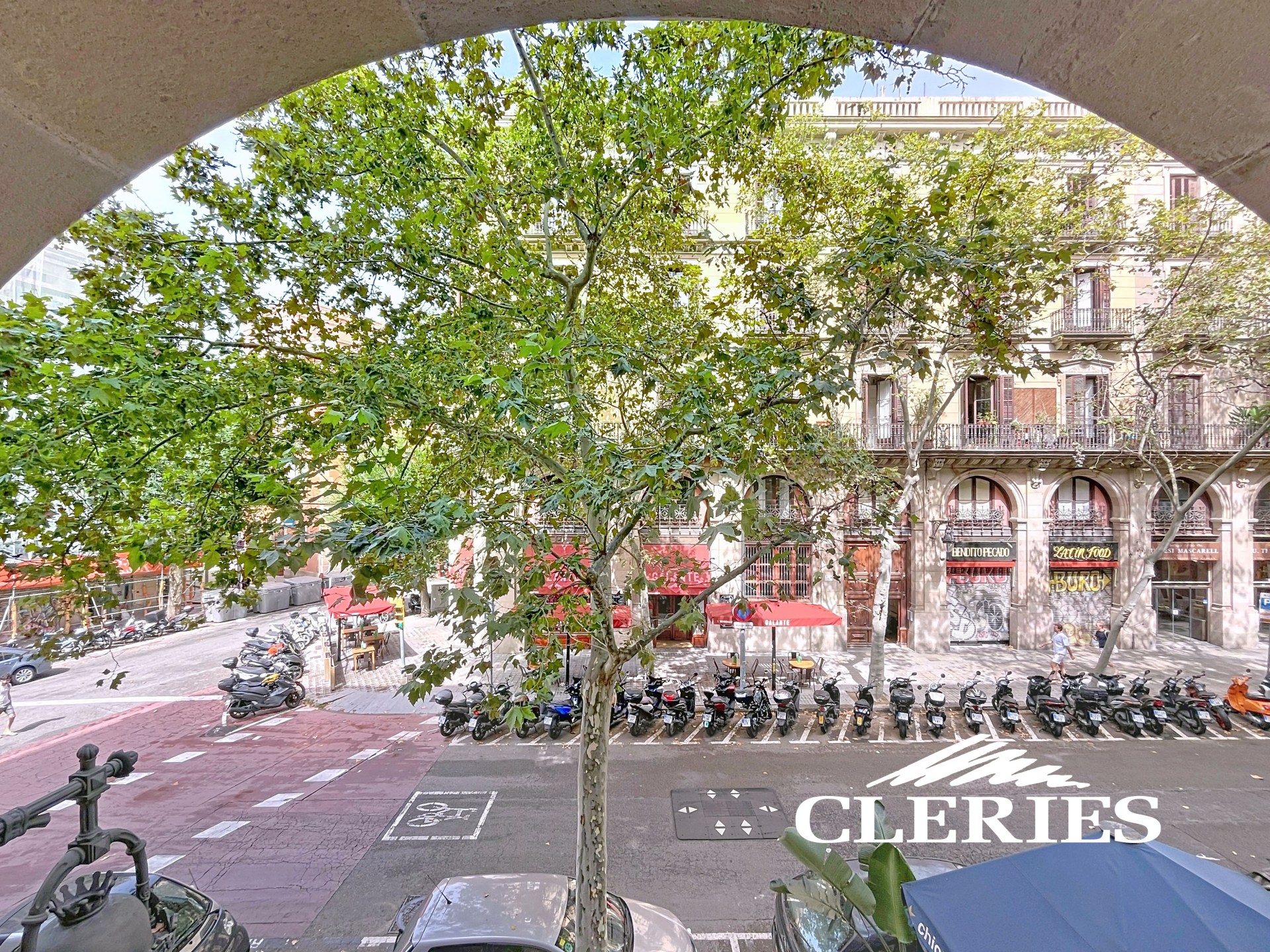 /RealEstateImages/6751/Piso_Venta_Barcelona_Gotico_Cleries_06.jpg