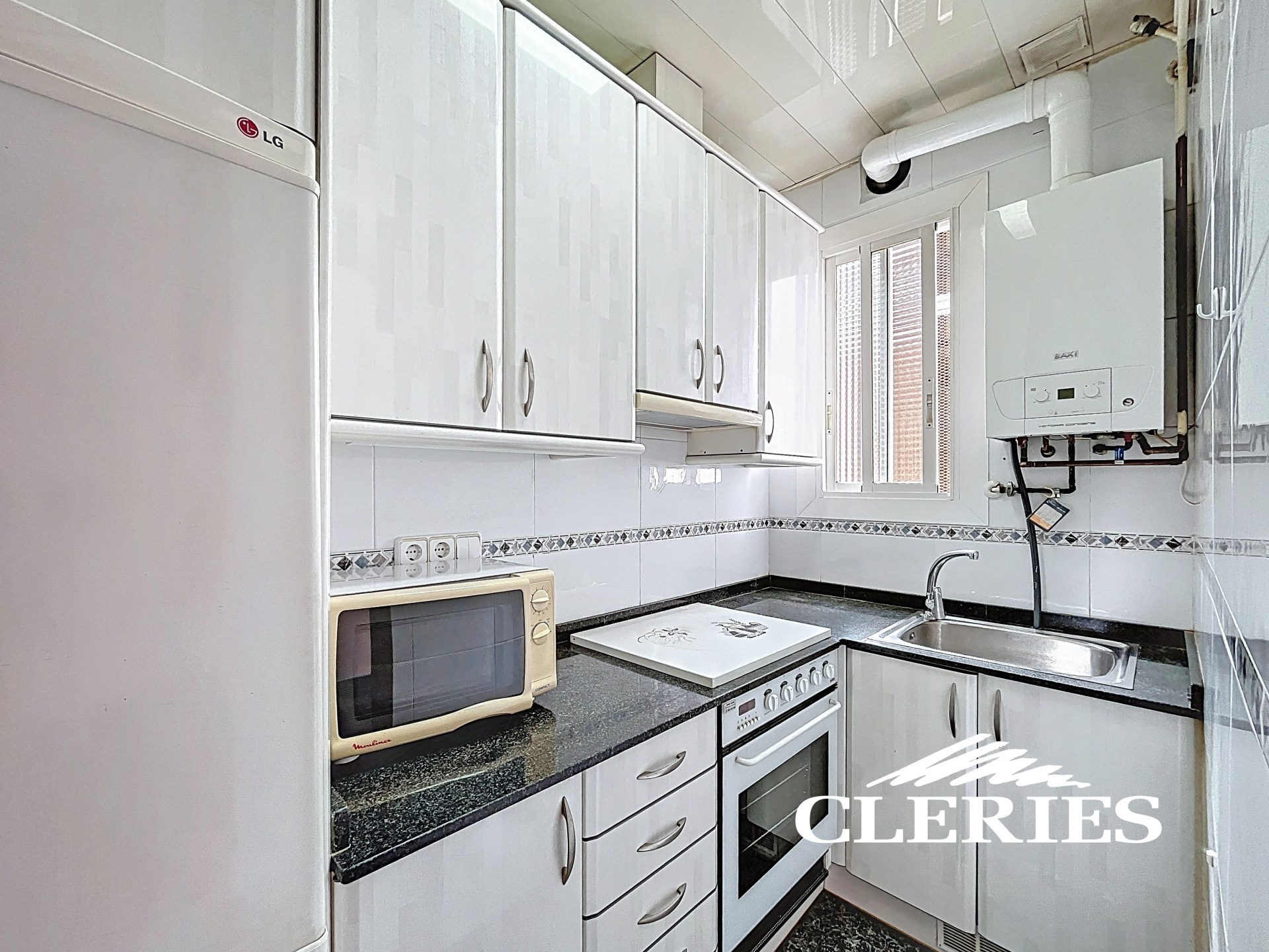 /RealEstateImages/6756/Piso_Venta_Barcelona_Eixample_Cleries_02.jpg