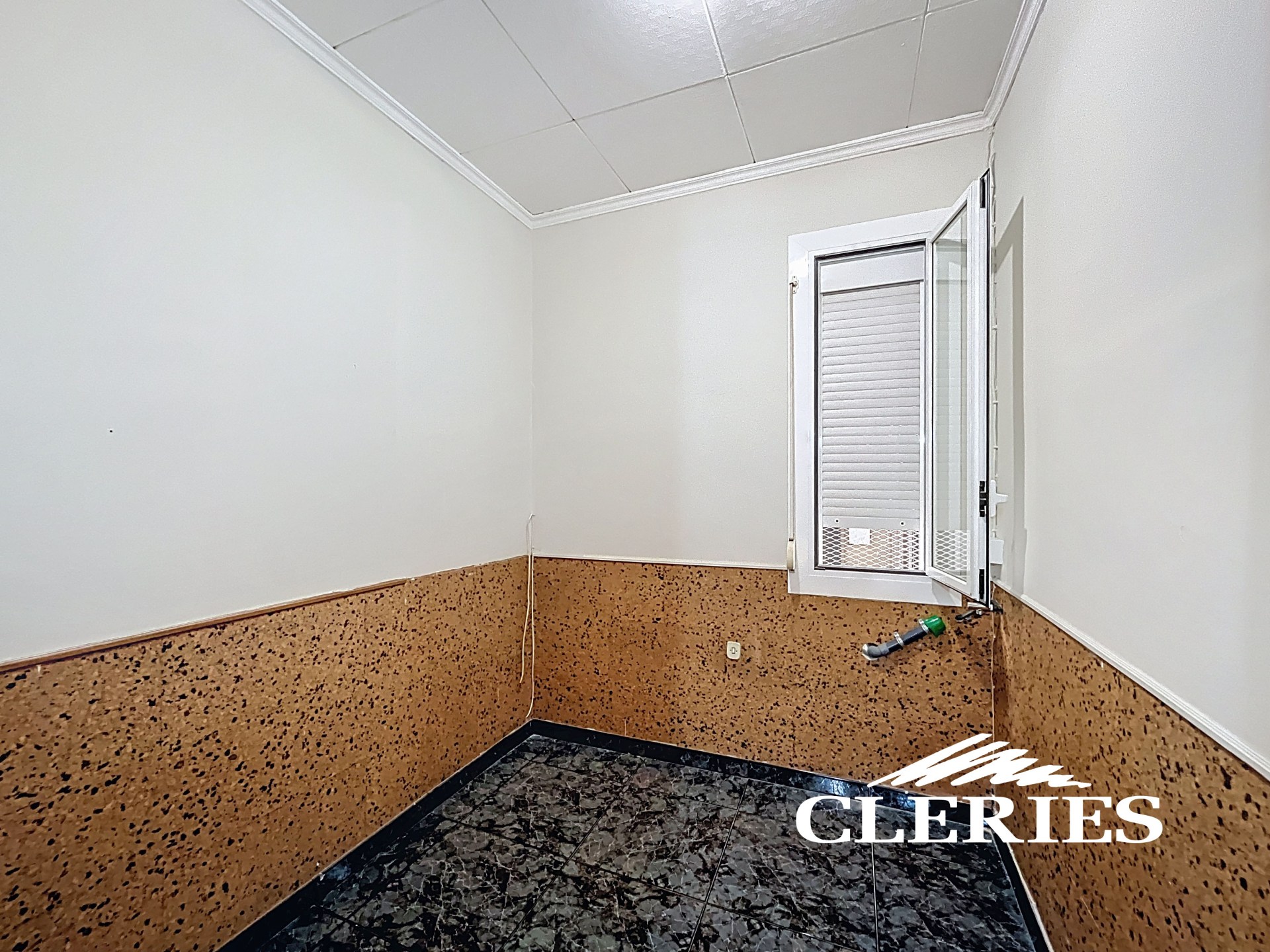 /RealEstateImages/6756/Piso_Venta_Barcelona_Eixample_Cleries_06.jpg