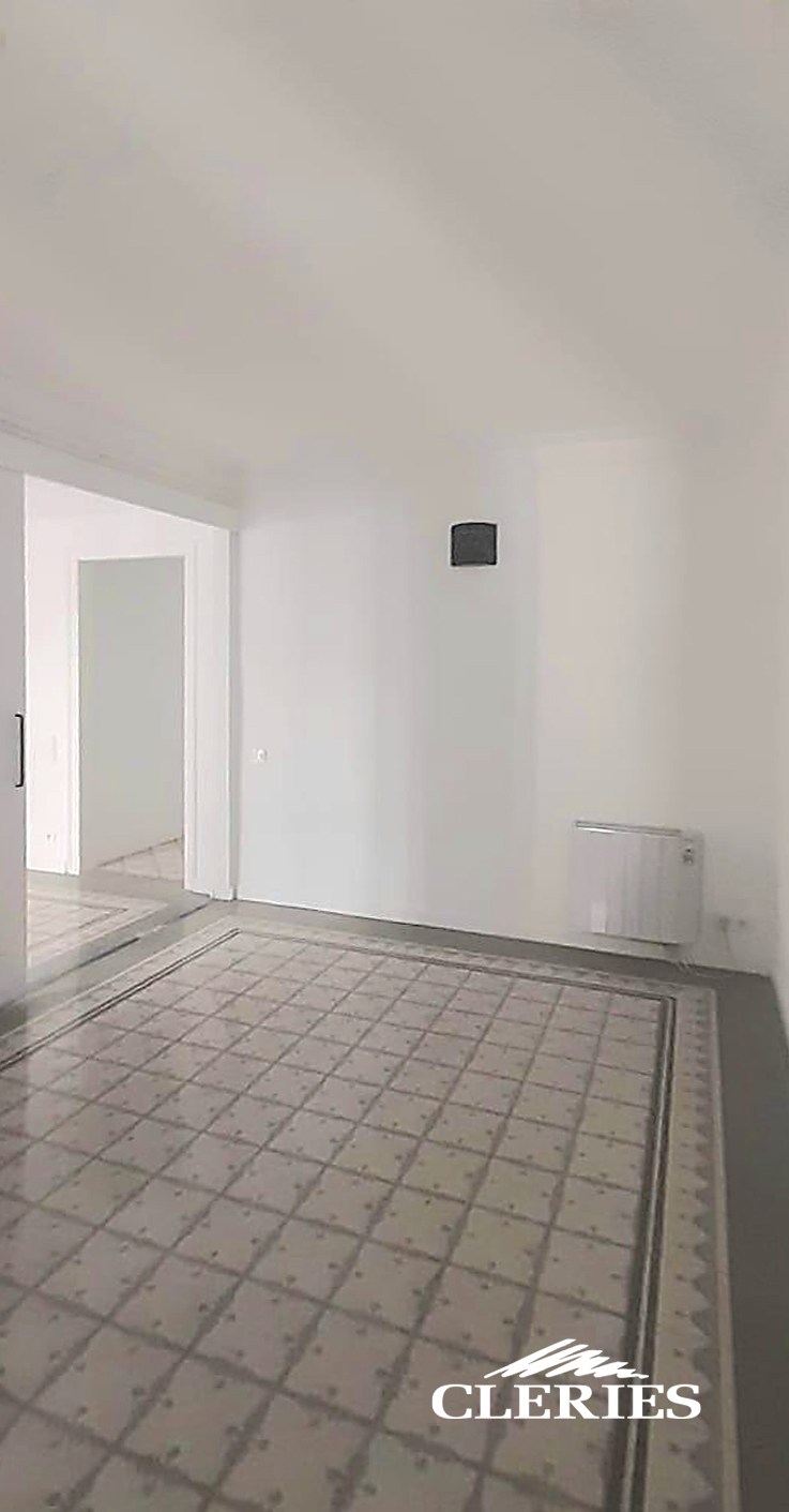 /RealEstateImages/6771/Piso_Barcelona_Cleries_01.jpg