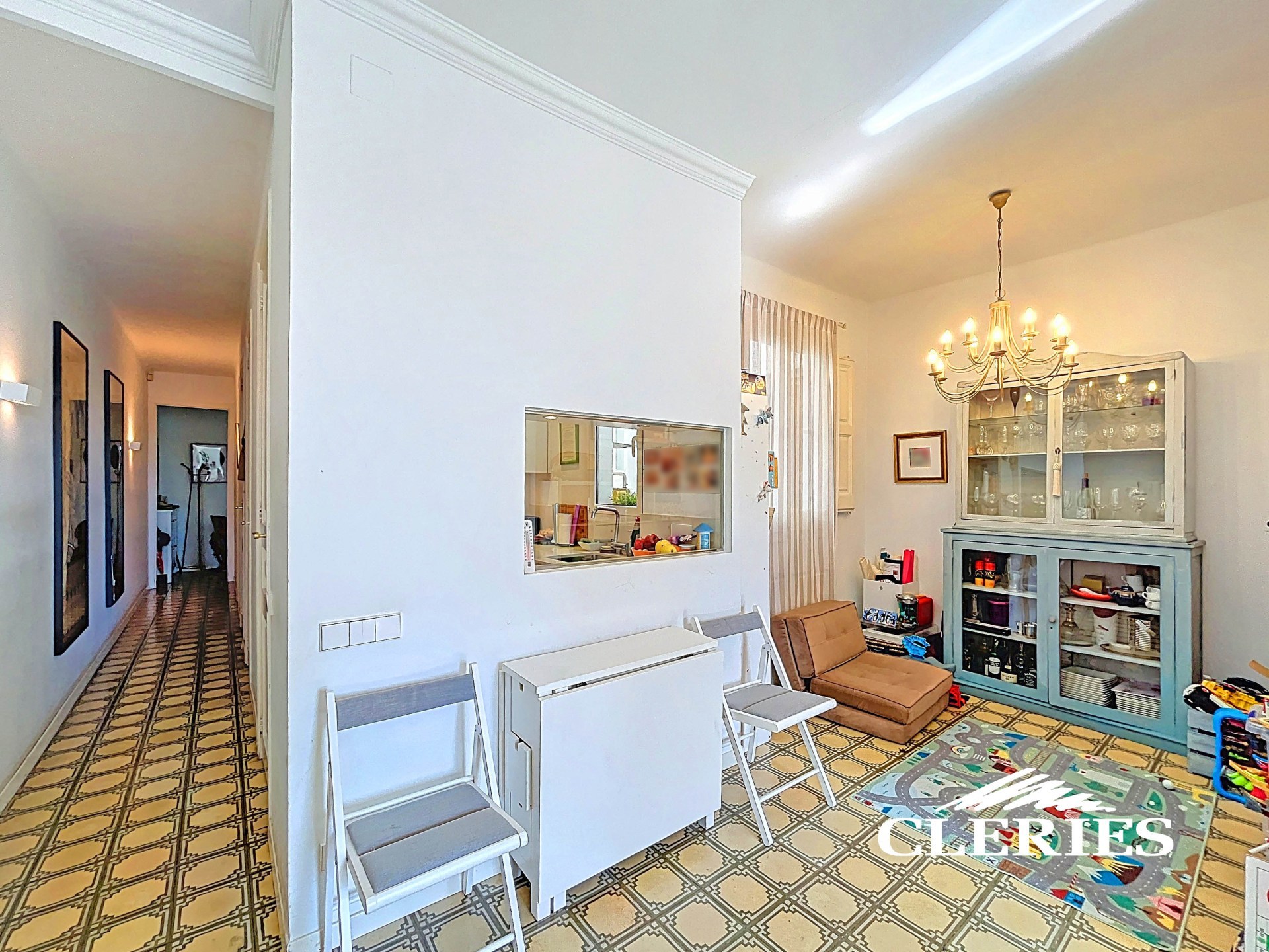 /RealEstateImages/6864/Piso_Venta_Barcelona_Eixample_Cleries_01.jpg