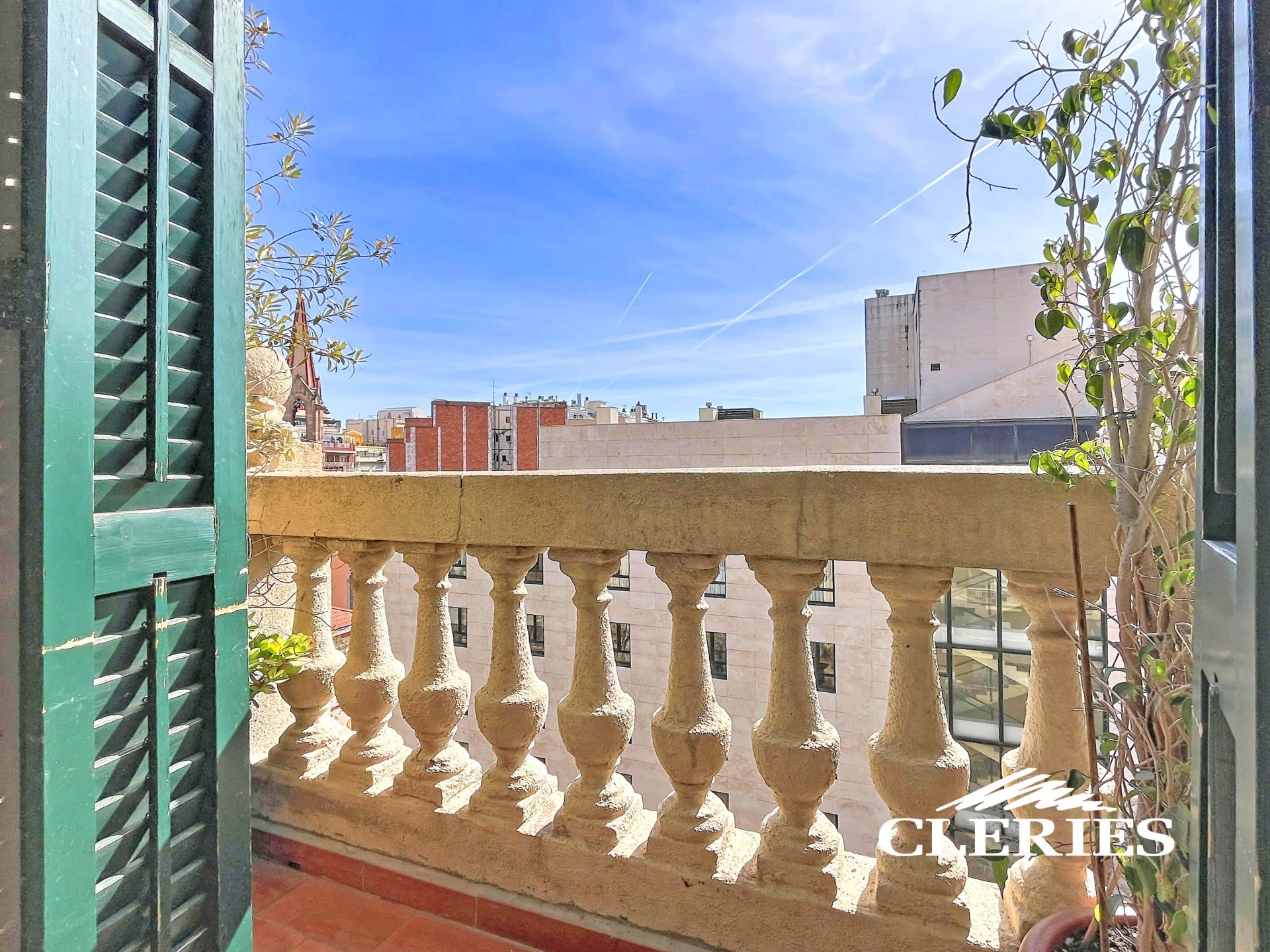 /RealEstateImages/6864/Piso_Venta_Barcelona_Eixample_Cleries_05.jpg