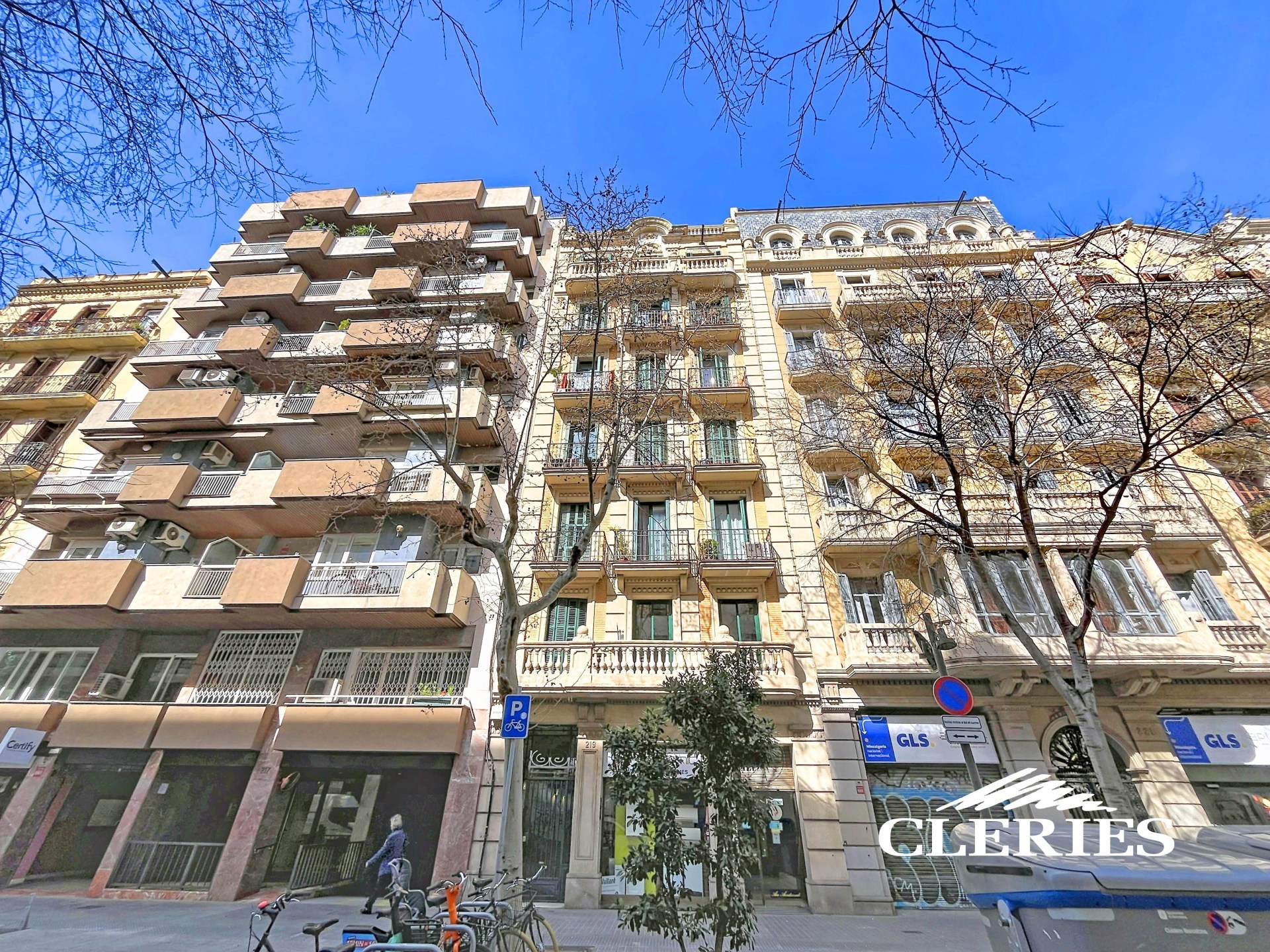 /RealEstateImages/6864/Piso_Venta_Barcelona_Eixample_Cleries_24.jpg
