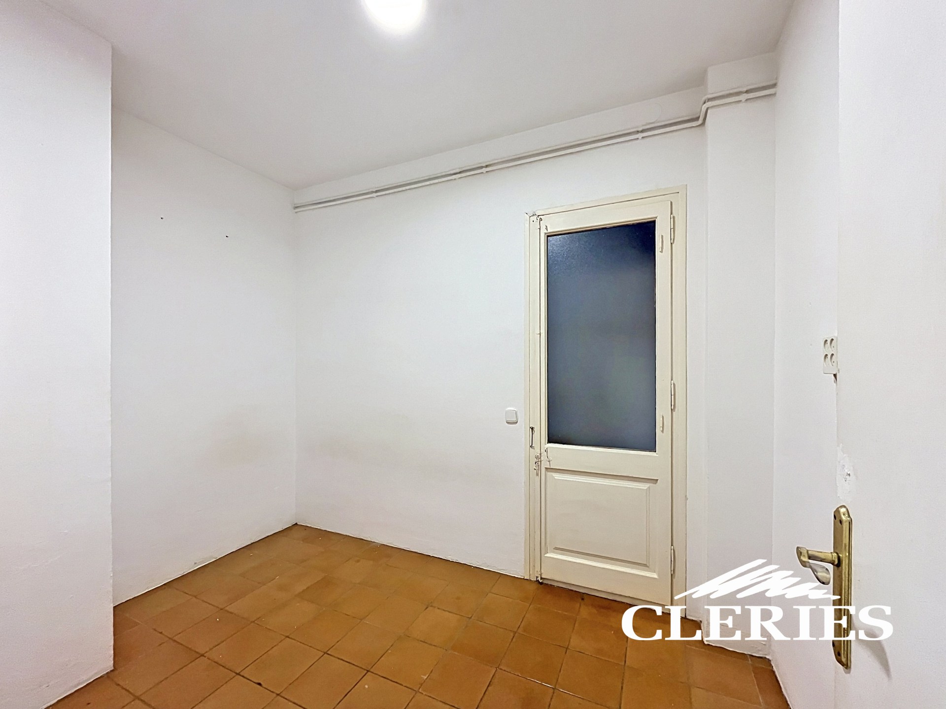 /RealEstateImages/6885/Piso_Venta_Eixample_Barcelona_Cleries_11.jpg