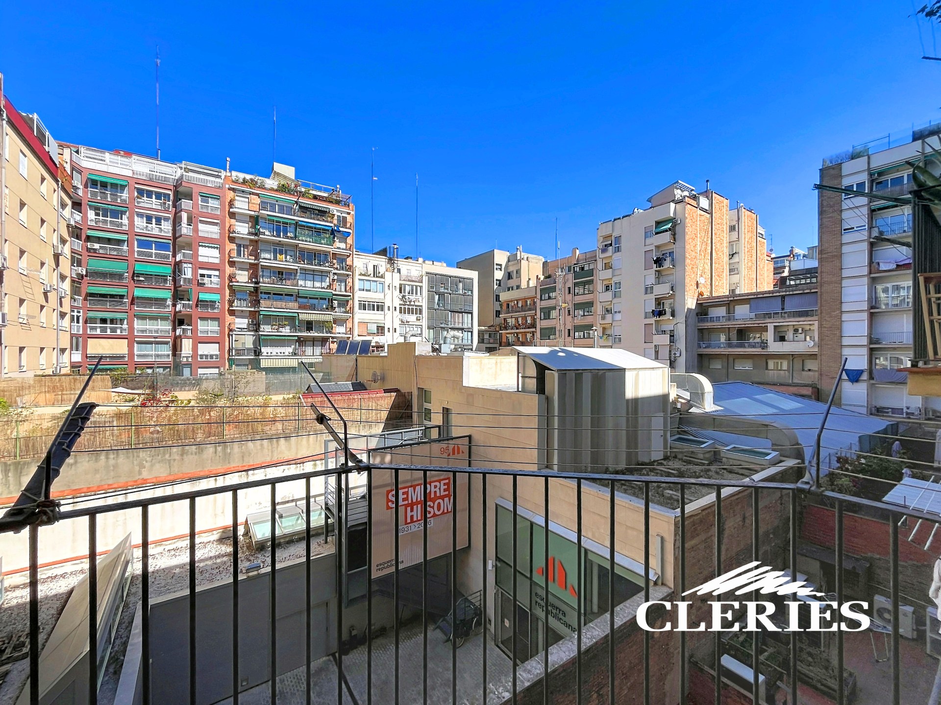 /RealEstateImages/6885/Piso_Venta_Eixample_Barcelona_Cleries_15.jpg