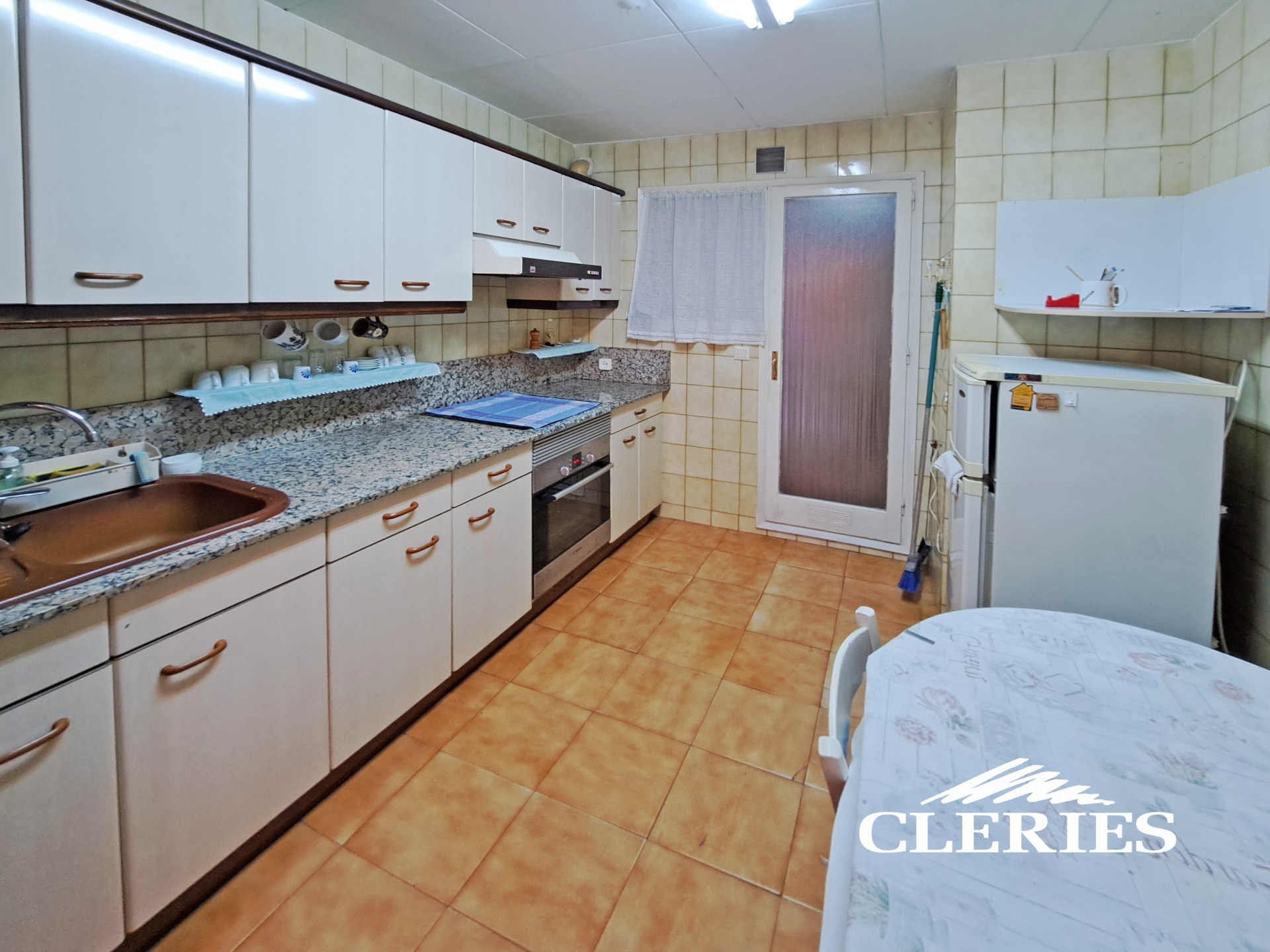 /RealEstateImages/6886/Piso_Venta_Barcelona_Eixample_Cleries_04.jpg