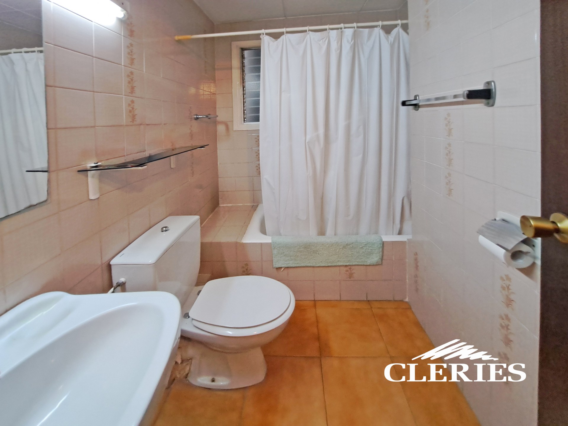 /RealEstateImages/6886/Piso_Venta_Barcelona_Eixample_Cleries_09.jpg