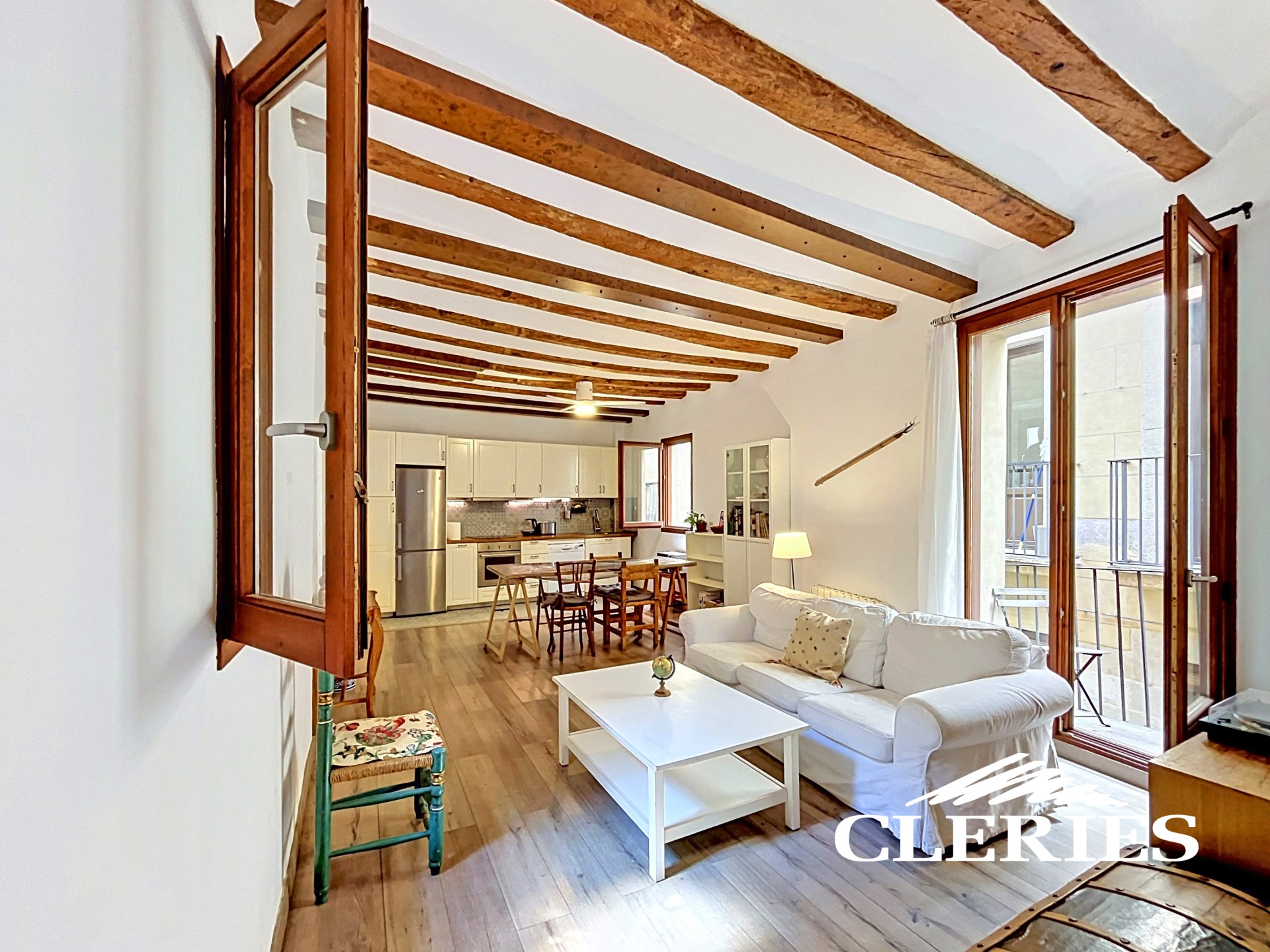 /RealEstateImages/6891/Piso_Venta_Barcelona_Gotic_Cleries_00.jpg