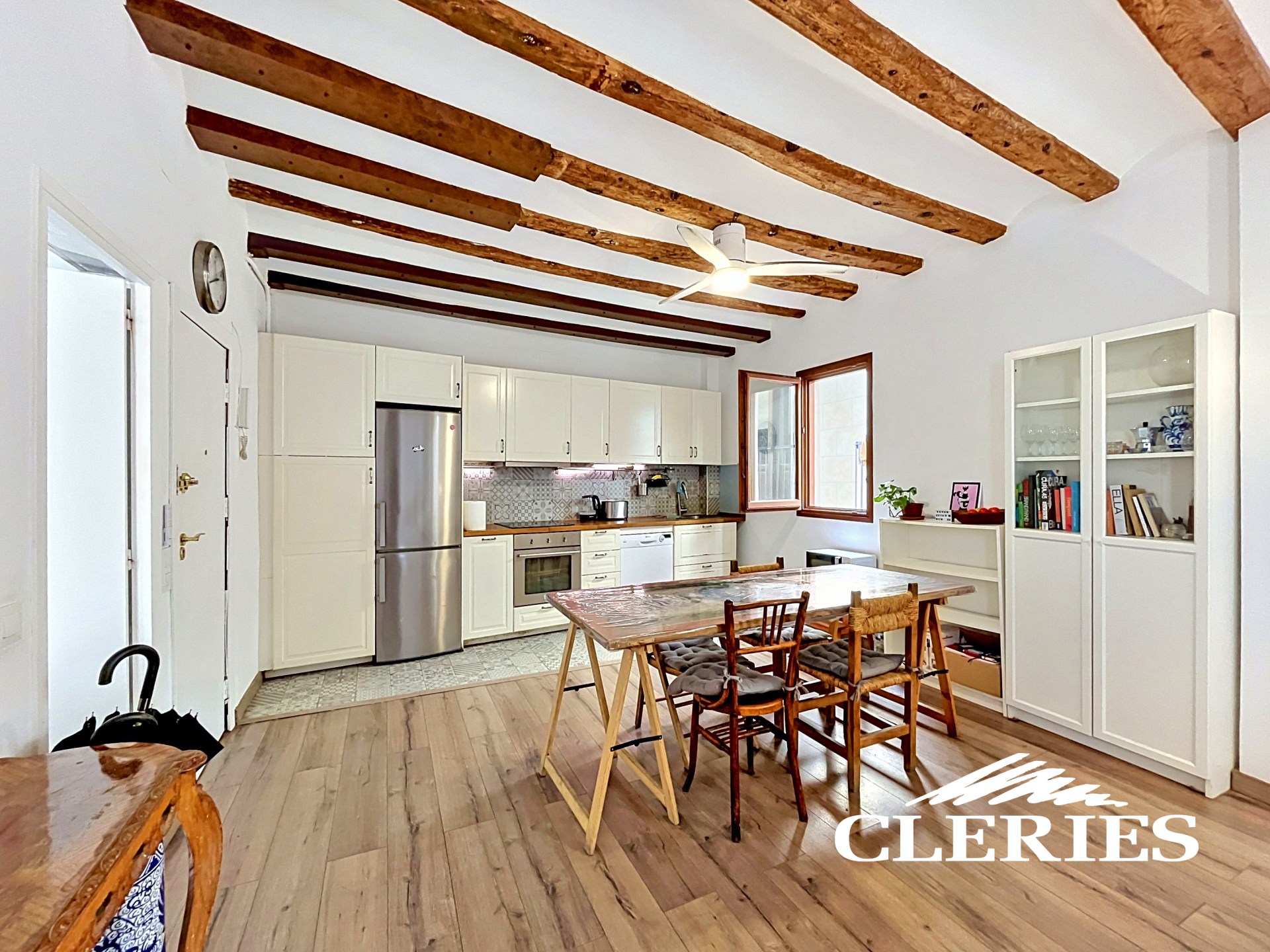 /RealEstateImages/6891/Piso_Venta_Barcelona_Gotic_Cleries_03.jpg
