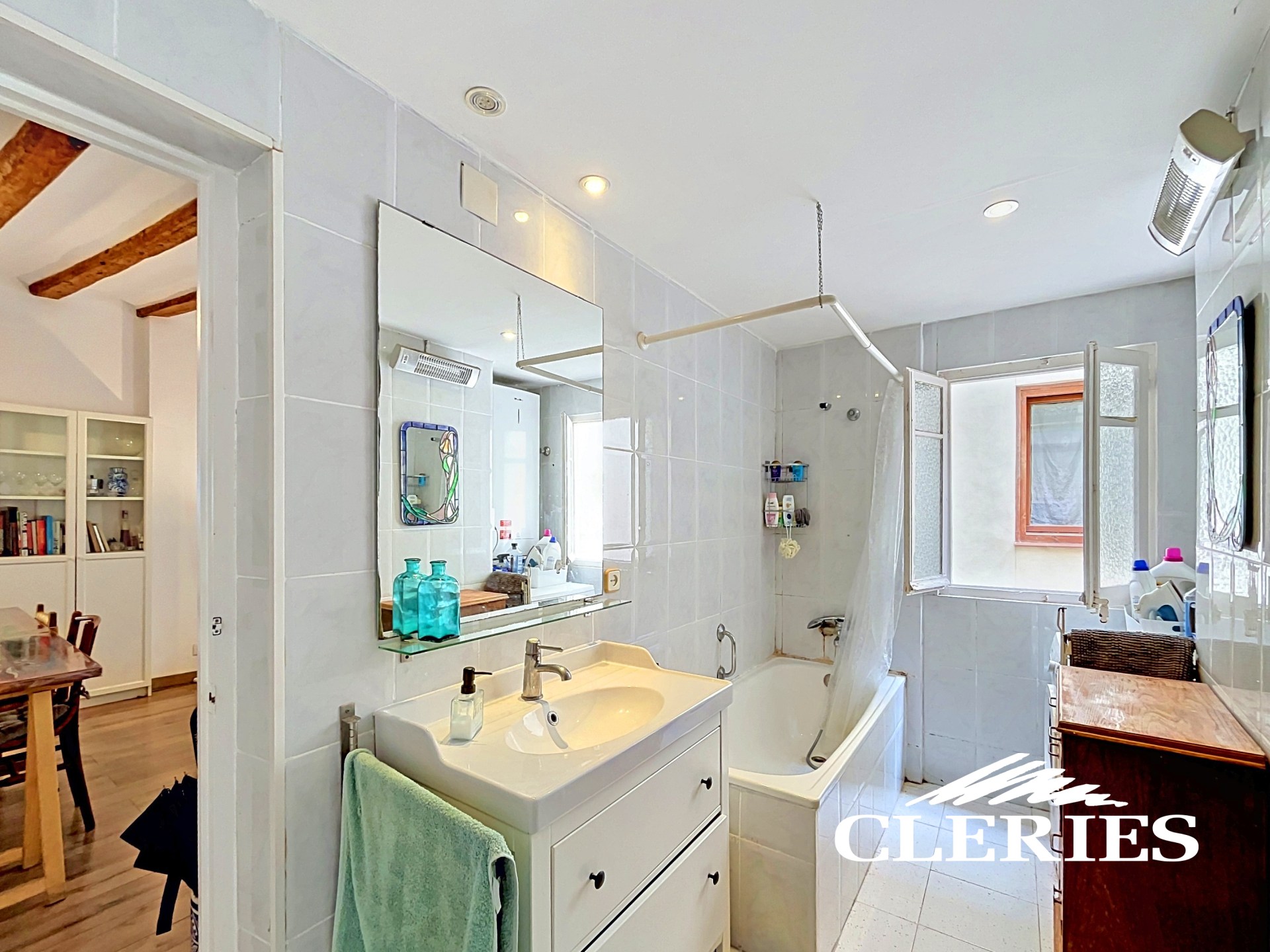 /RealEstateImages/6891/Piso_Venta_Barcelona_Gotic_Cleries_08.jpg