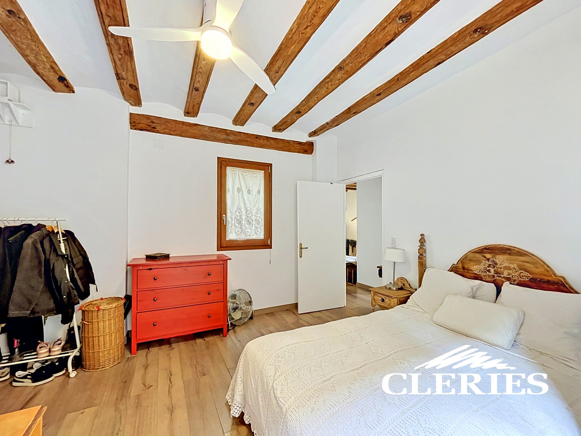 /RealEstateImages/6891/Piso_Venta_Barcelona_Gotic_Cleries_18.jpg