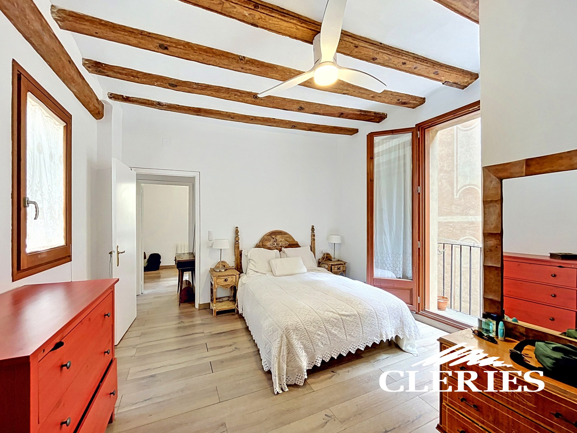 /RealEstateImages/6891/Piso_Venta_Barcelona_Gotic_Cleries_19.jpg