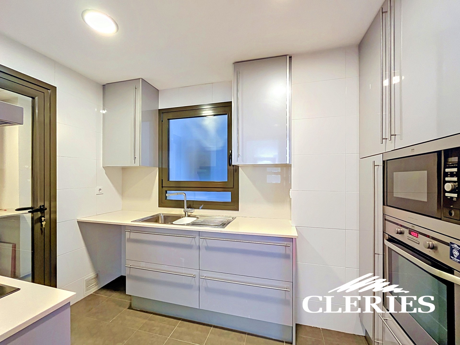 /RealEstateImages/6917/Piso_Venta_Barcelona_FortPienc_Cleries_00.jpg