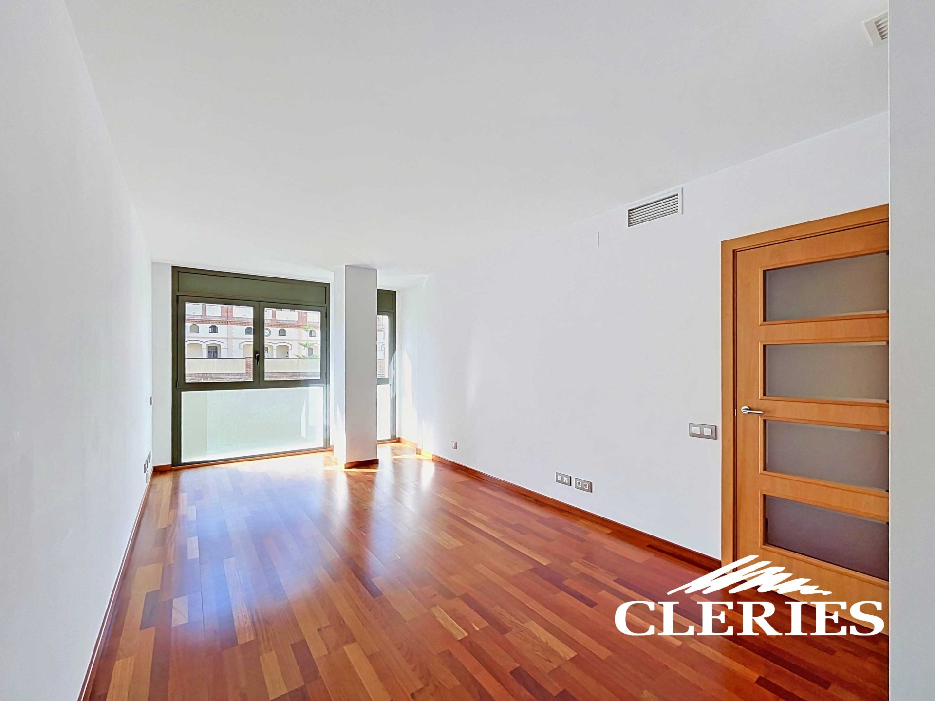 /RealEstateImages/6917/Piso_Venta_Barcelona_FortPienc_Cleries_06.jpg