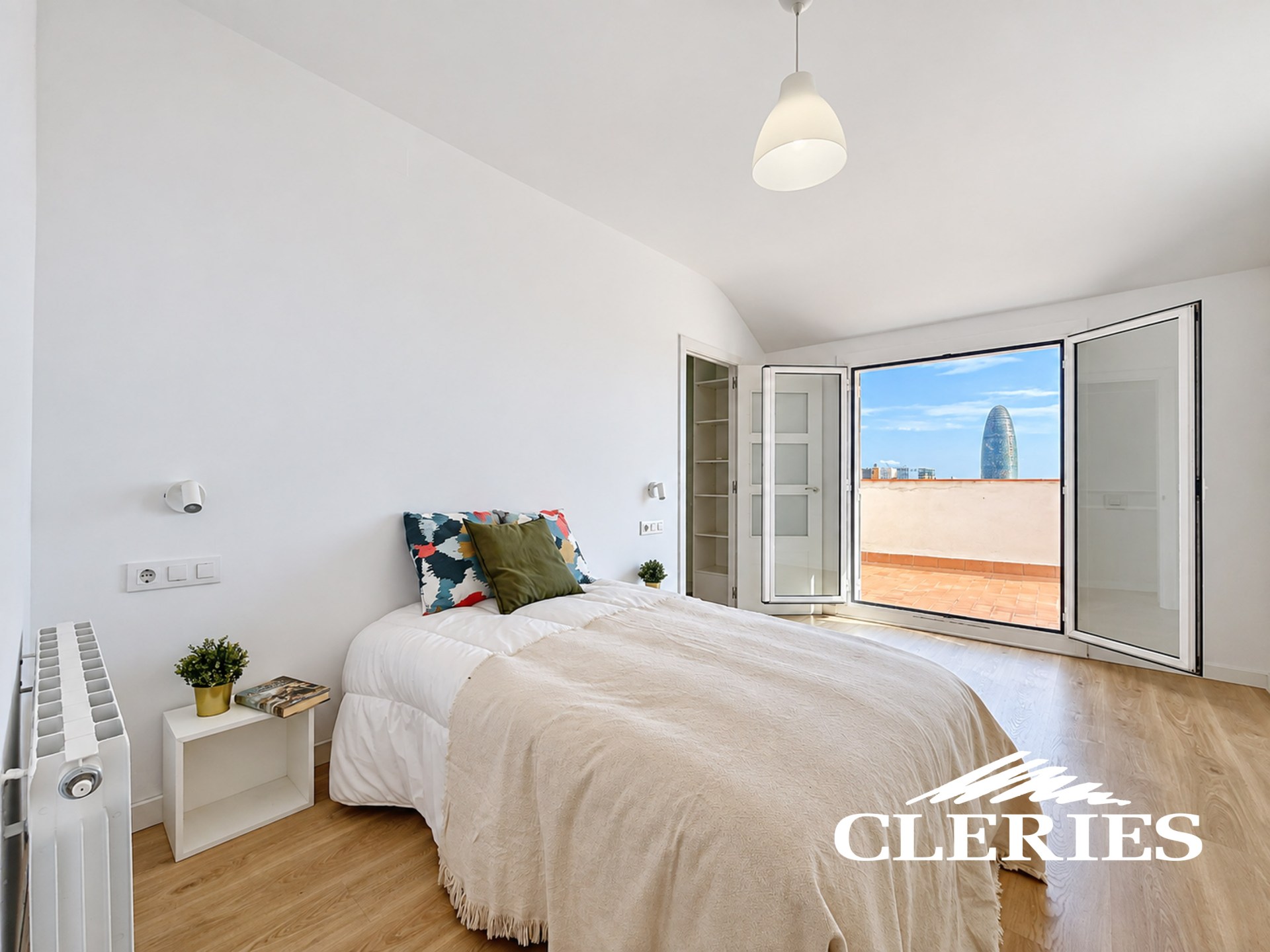 /RealEstateImages/6969/Piso_Venta_Barcelona_Eixample_Cleries_00Bis.jpg