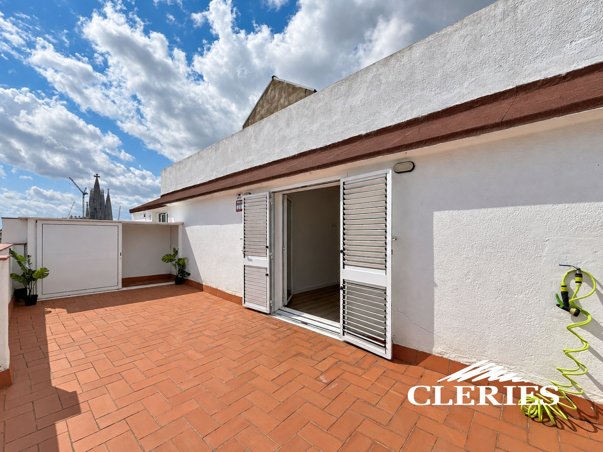 /RealEstateImages/6969/Piso_Venta_Barcelona_Eixample_Cleries_03.jpg