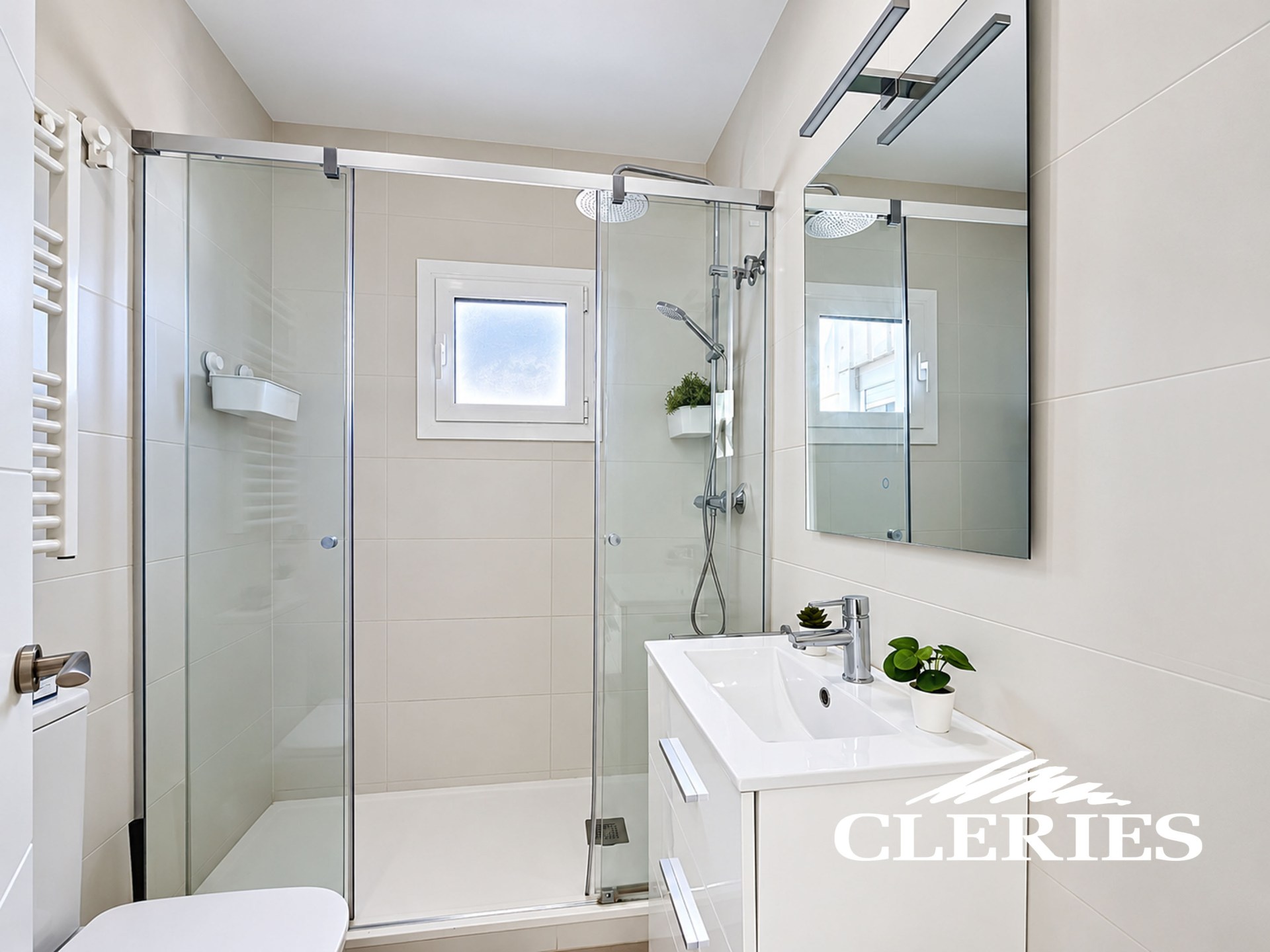 /RealEstateImages/6969/Piso_Venta_Barcelona_Eixample_Cleries_08.jpg