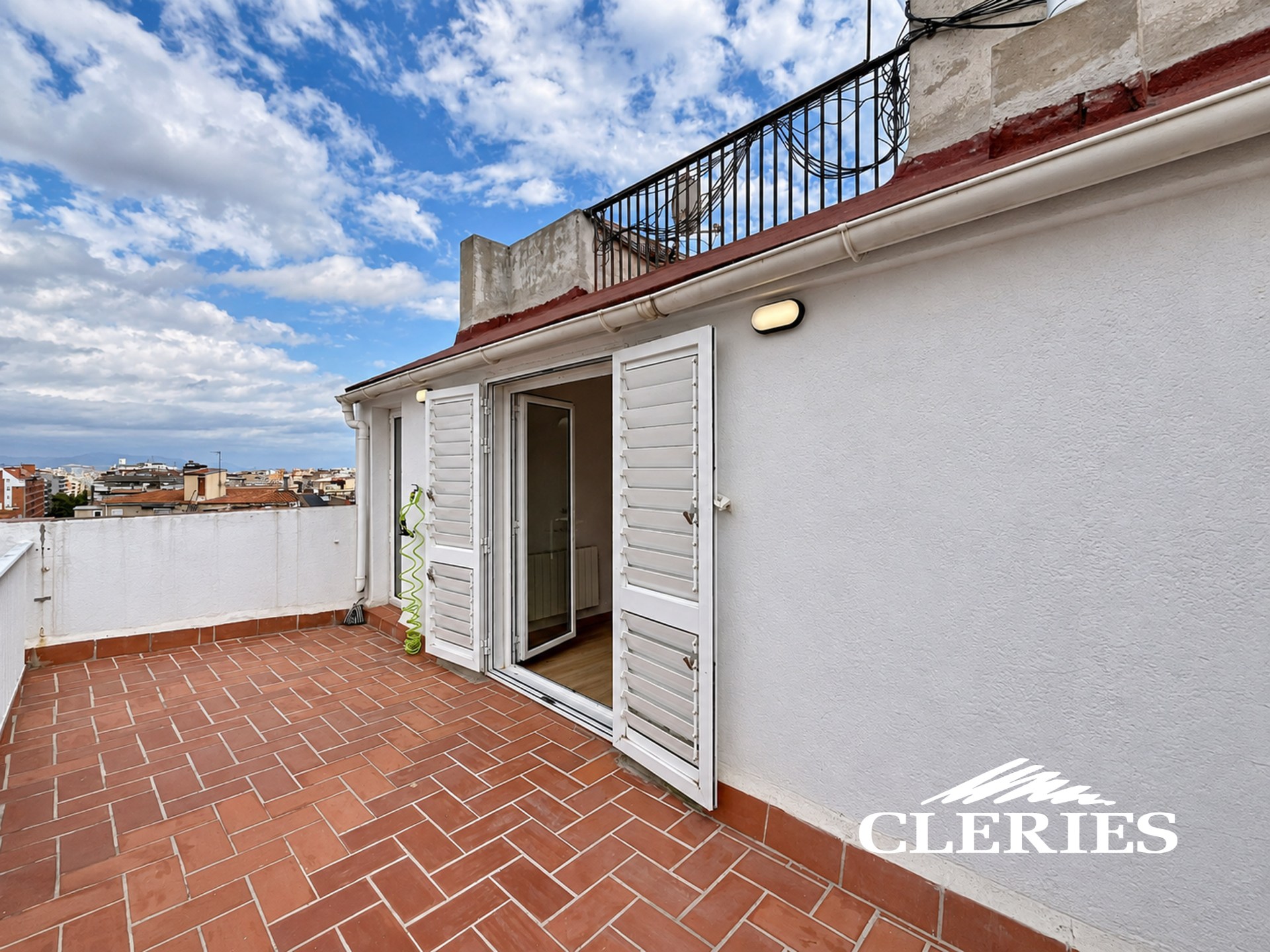 /RealEstateImages/6969/Piso_Venta_Barcelona_Eixample_Cleries_11Bis2.jpg